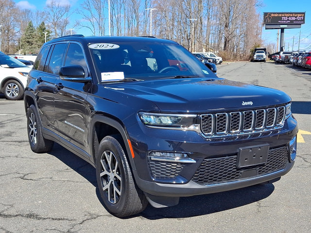 Used 2024 Jeep Grand Cherokee Limited image 2