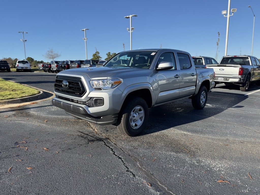 Used 2023 Toyota Tacoma SR image 3