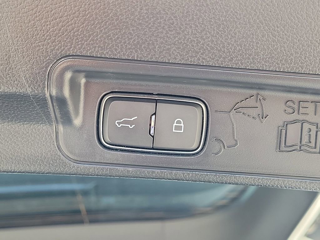 Certified 2022 Ford Explorer ST w/ ST Street Pack image 12