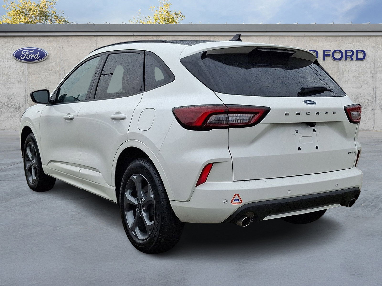 Certified 2024 Ford Escape ST-Line w/ Tech Pack #1 image 5