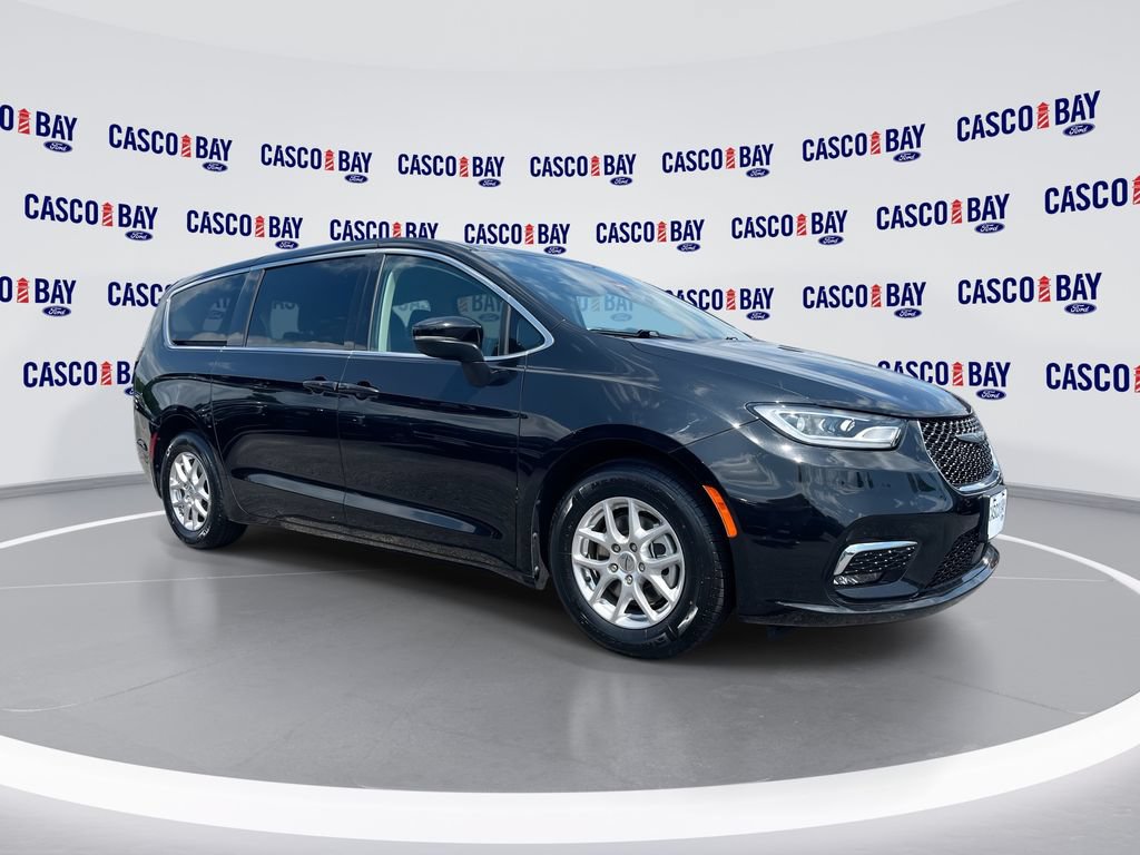 Used 2023 Chrysler Pacifica Touring-L