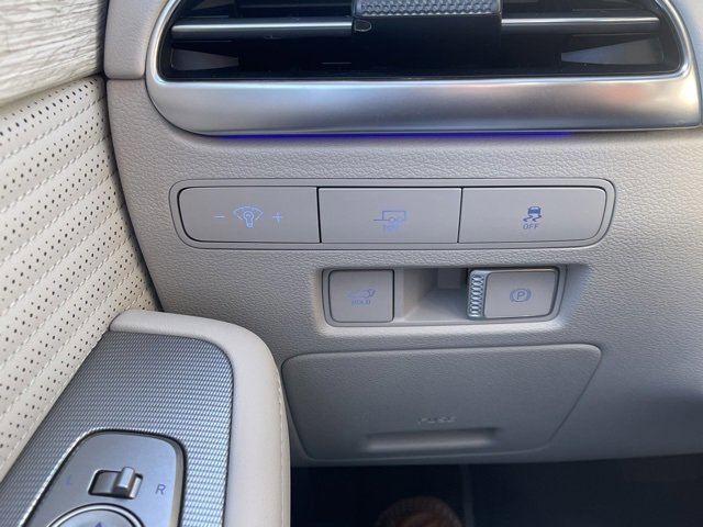 Used 2023 Hyundai Palisade Calligraphy image 22