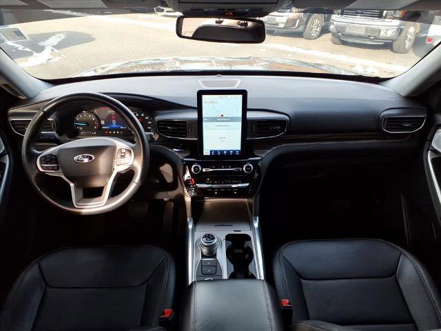 Certified 2023 Ford Explorer Limited w/ Limited Technology Package image 16