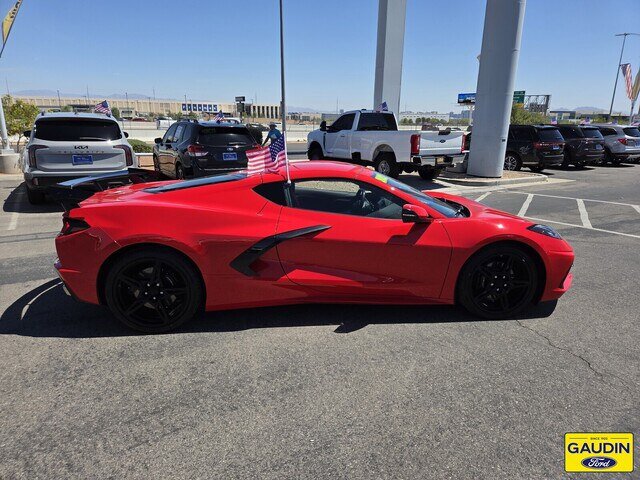 Used 2022 Chevrolet Corvette Stingray Coupe w/ 1LT RWD image 8