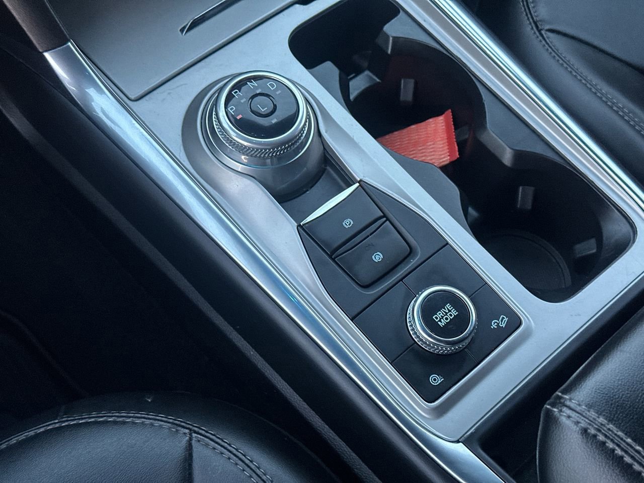 Certified 2022 Ford Explorer XLT w/ Equipment Group 202A image 33