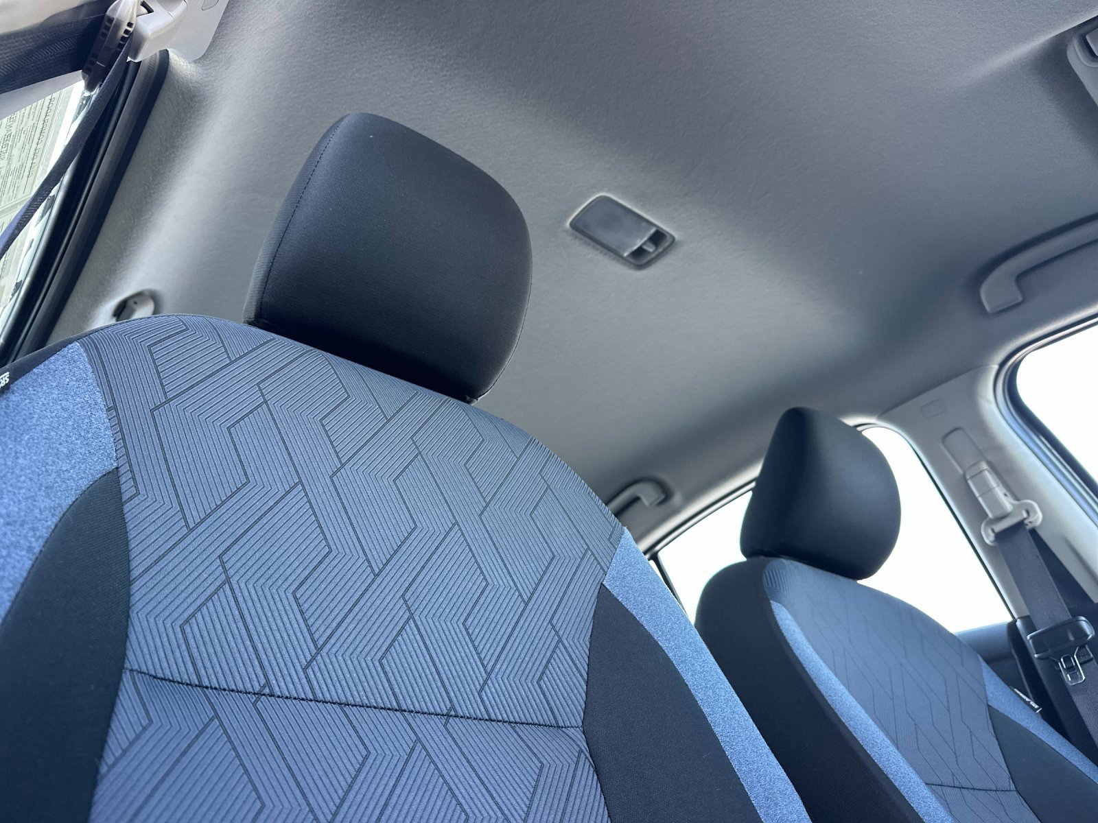 Used 2023 Nissan Versa SV image 15