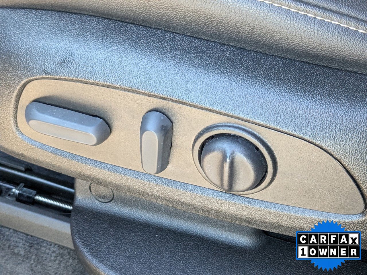 Used 2023 Chevrolet Traverse LT image 24