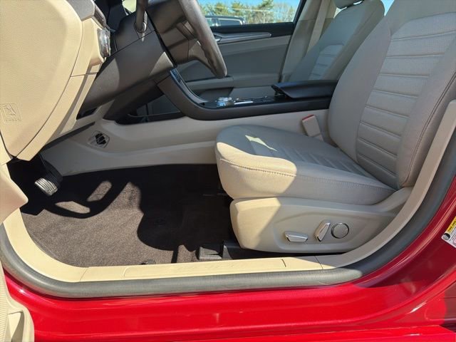 Certified 2020 Ford Fusion SE image 14