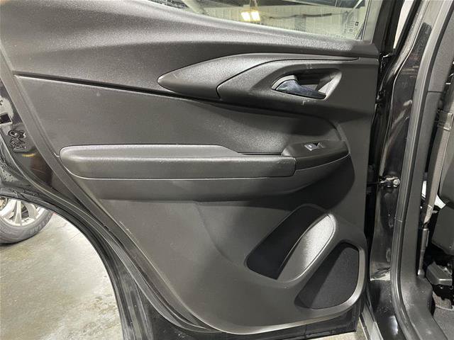 Used 2023 Chevrolet TrailBlazer RS FWD image 15