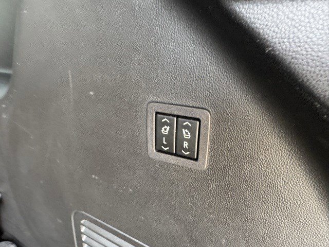 Used 2024 Buick Enclave Premium image 32