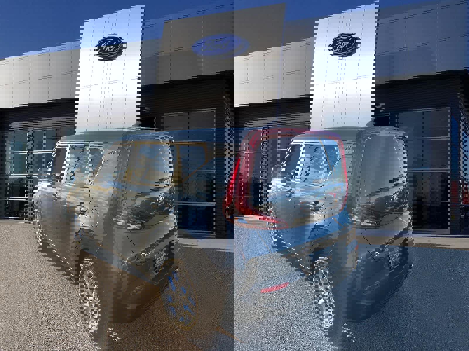 Used 2020 Kia Soul S image 2