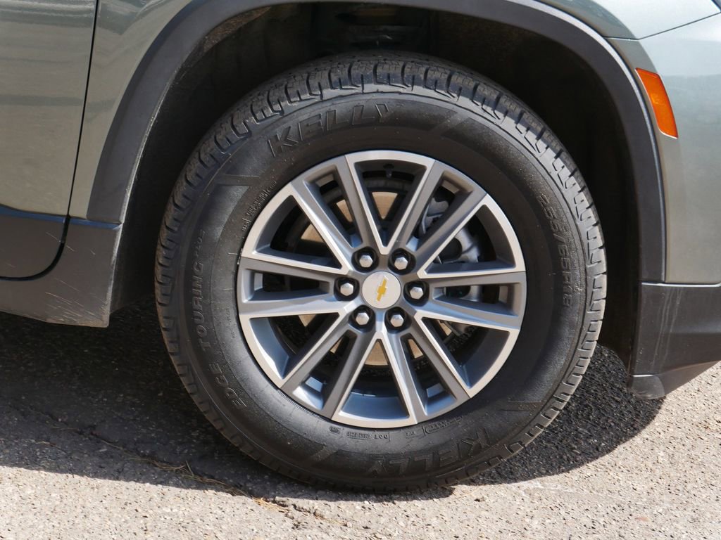 Used 2023 Chevrolet Traverse LT FWD image 7
