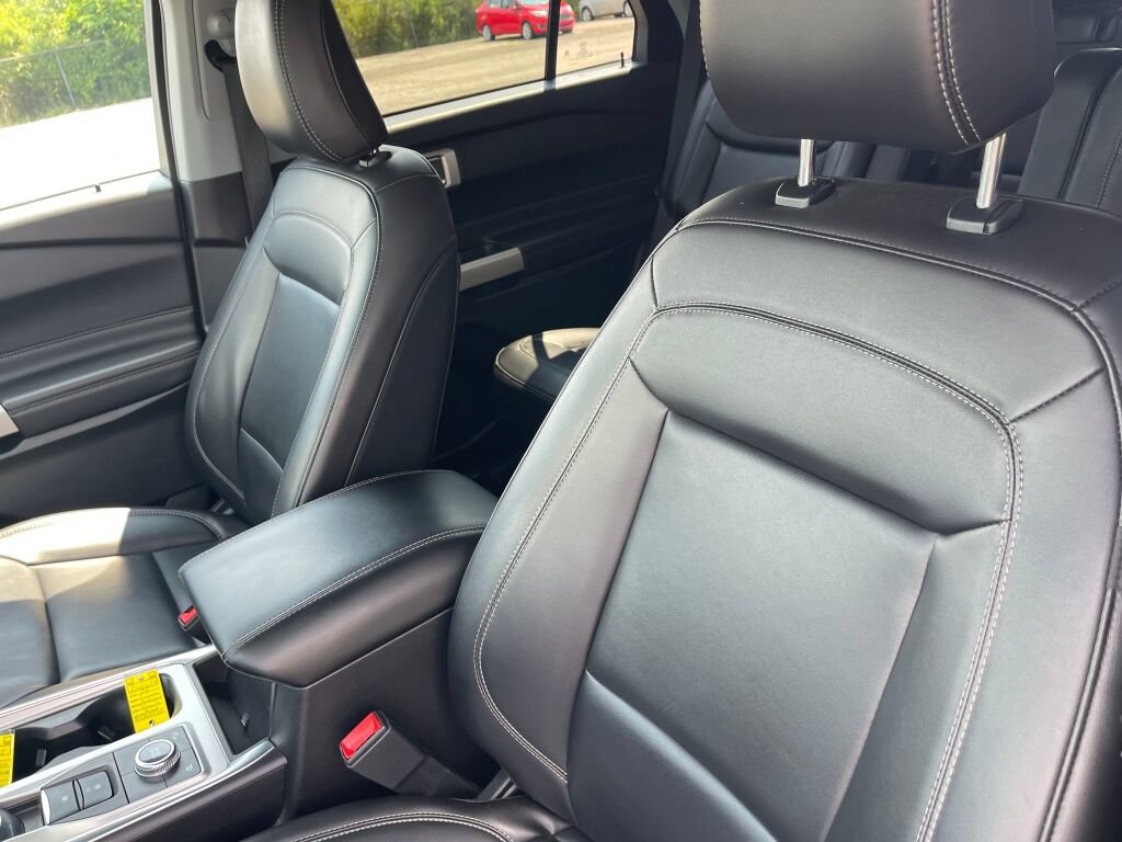 Certified 2023 Ford Explorer XLT w/ Equipment Group 202A AWD/4WD image 6