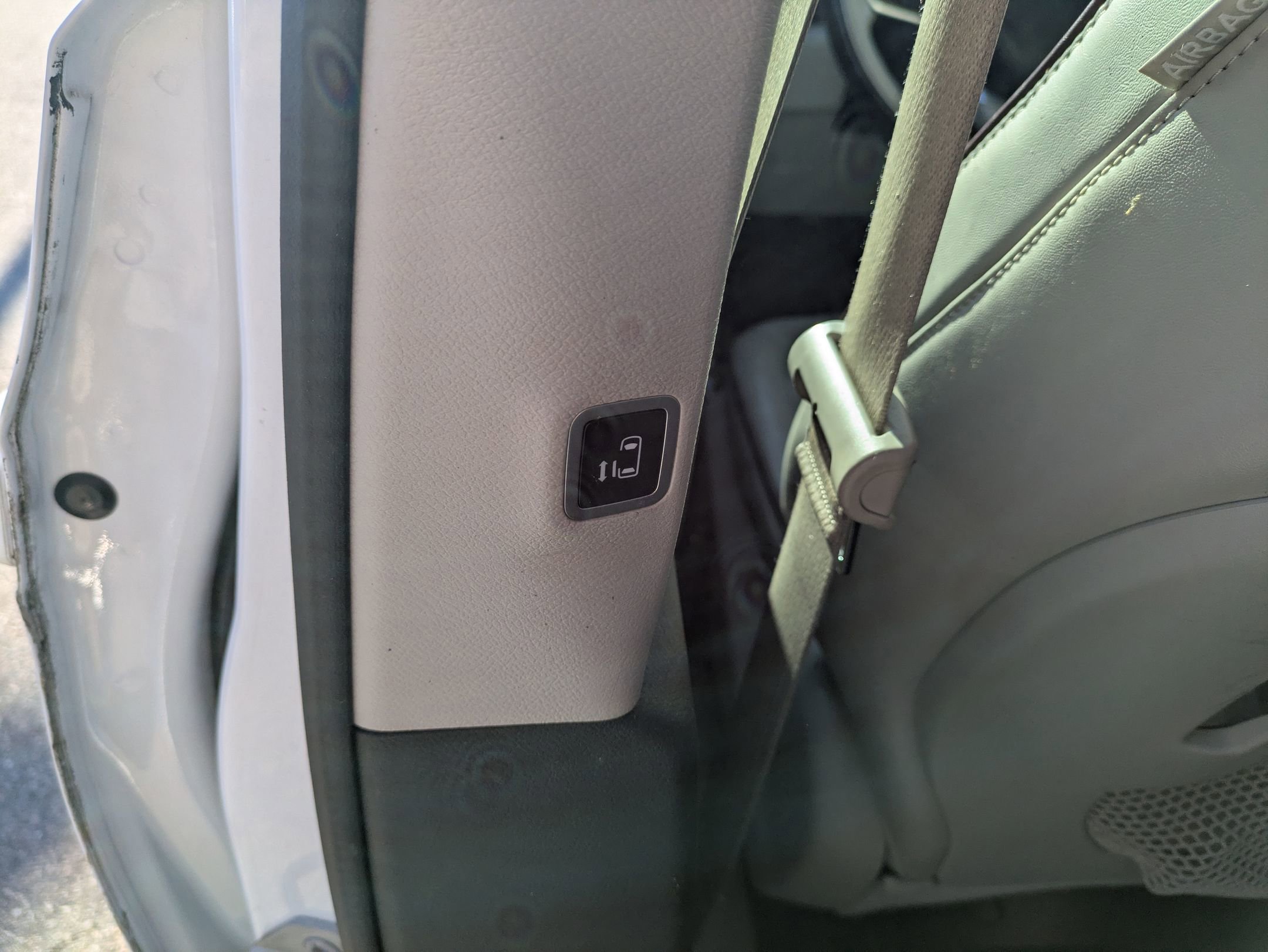 Used 2020 Chrysler Pacifica Limited image 32