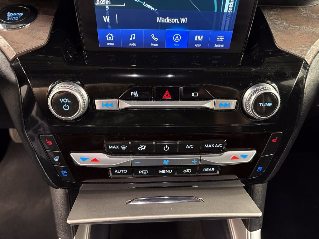 Certified 2023 Ford Explorer Platinum w/ Technology Package AWD/4WD image 14