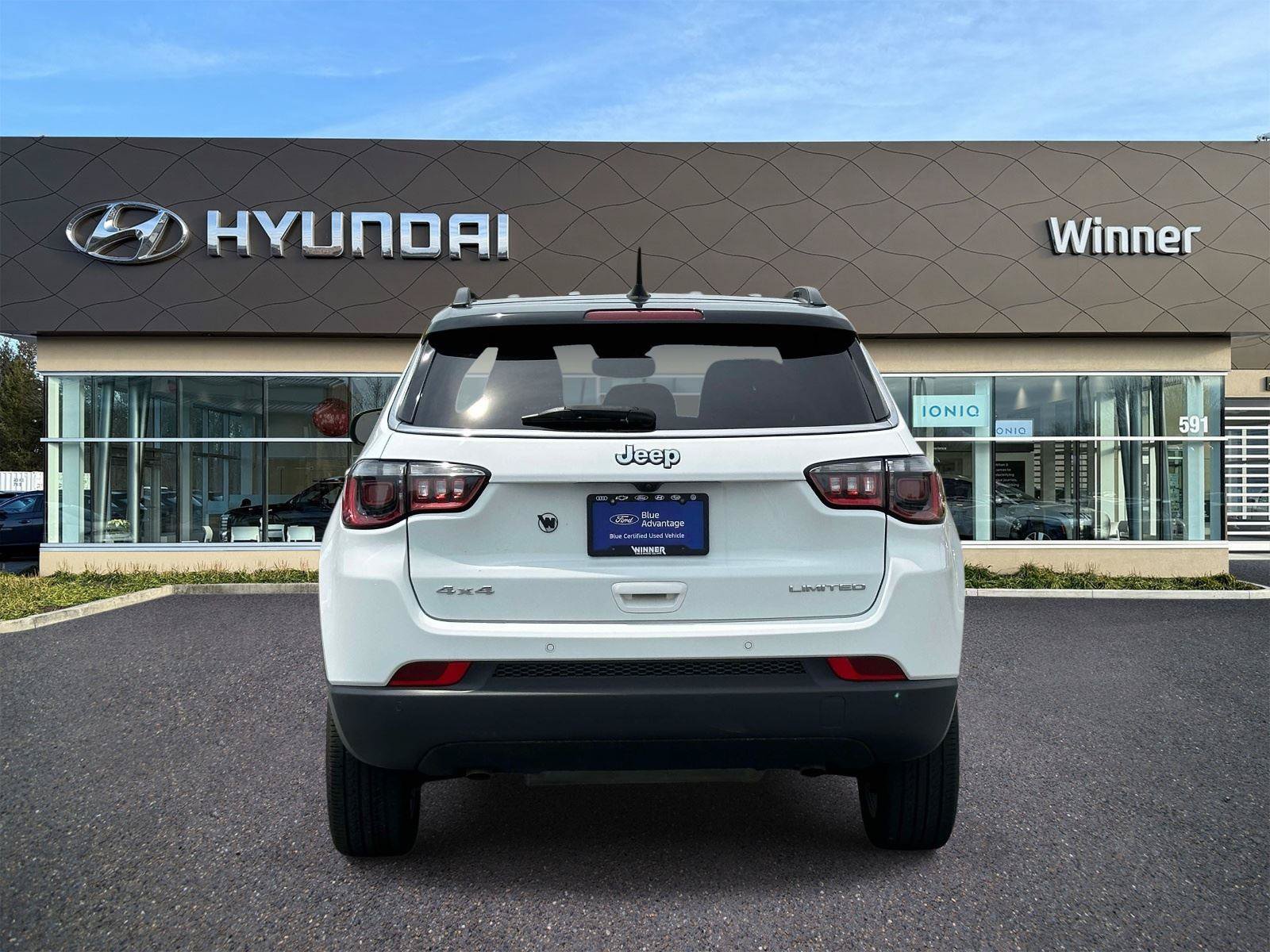 Used 2025 Jeep Compass Limited AWD/4WD image 3