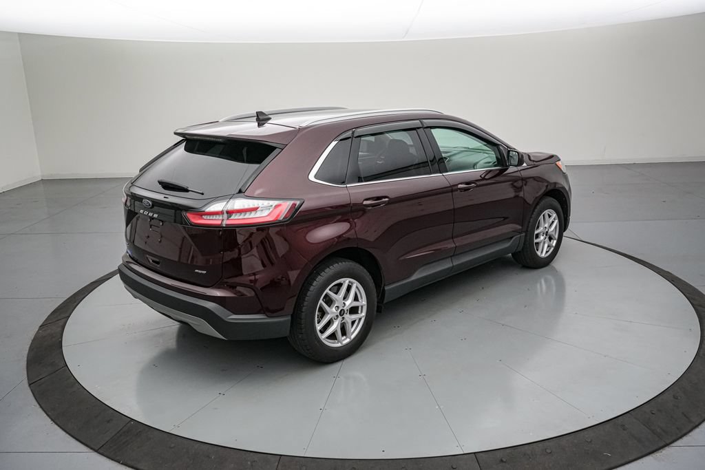 Certified 2023 Ford Edge SEL w/ Convenience Package AWD/4WD image 4