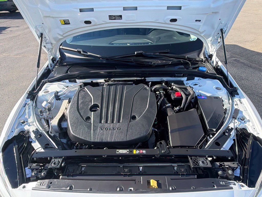 Used 2024 Volvo S60 B5 Plus AWD/4WD image 18