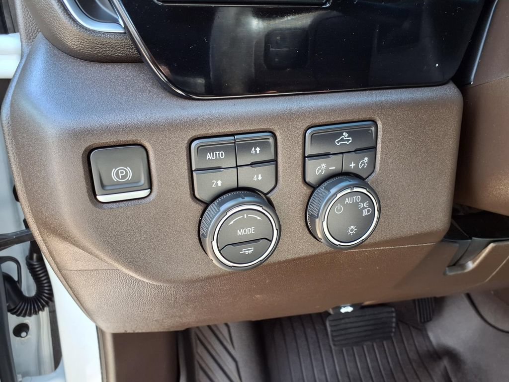 Used 2024 Chevrolet Silverado 1500 LT w/ Z71 Off-Road Package AWD/4WD image 23