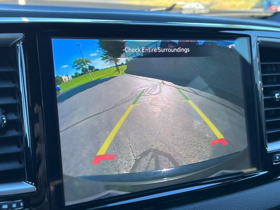 Used 2026 Chrysler Pacifica Select FWD image 25