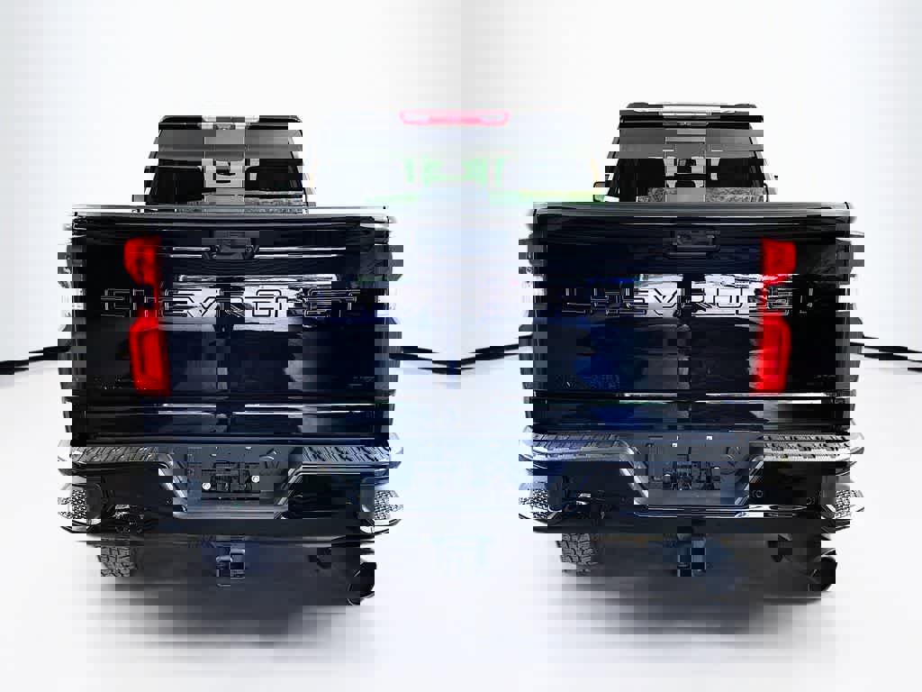 Used 2022 Chevrolet Silverado 2500 LTZ w/ LTZ Plus Package image 5