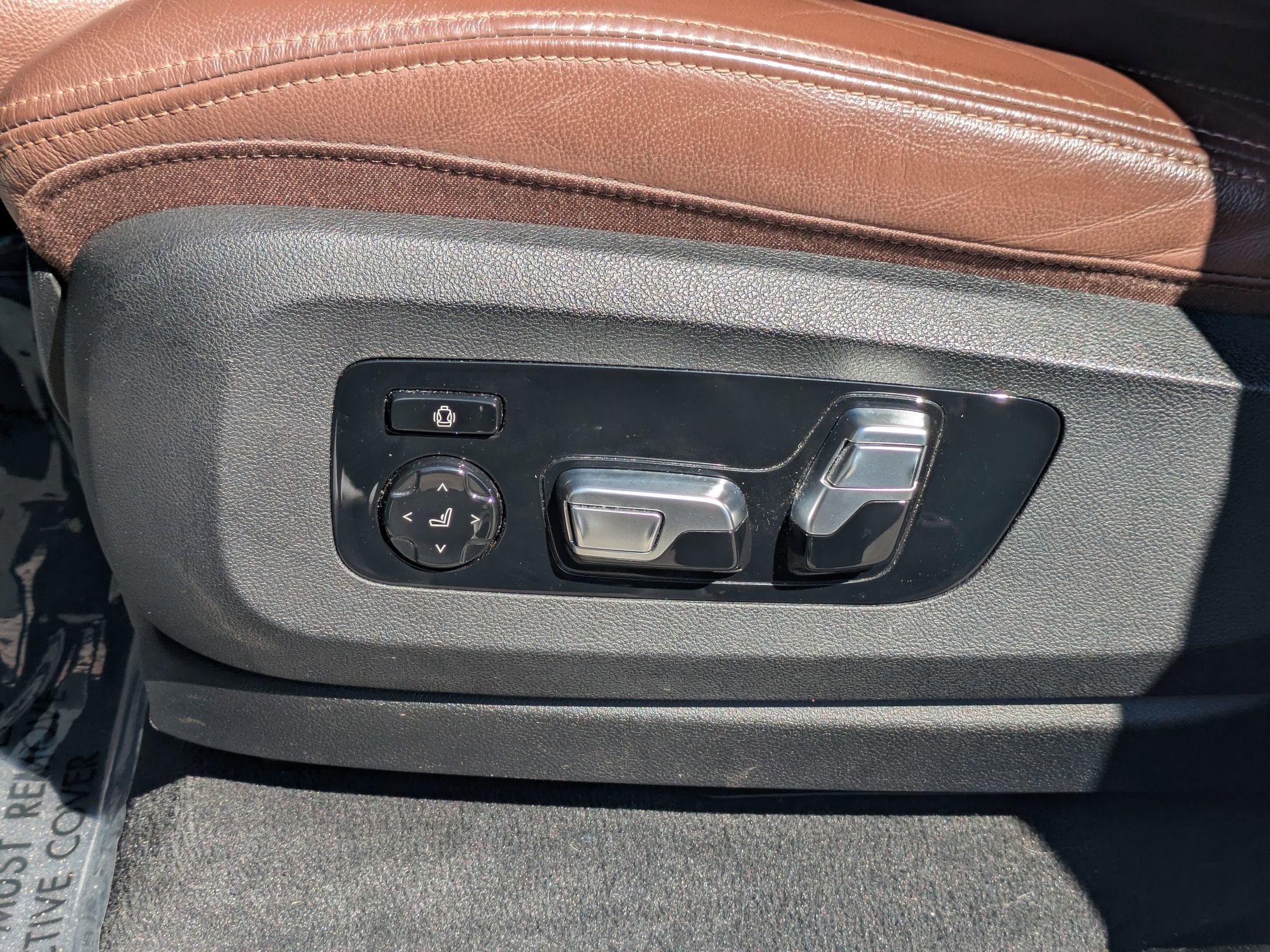 Used 2021 BMW X7 M50i w/ Executive Package image 14