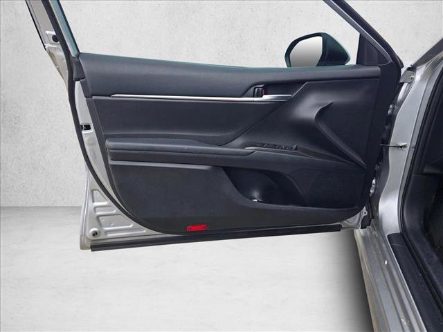 Used 2024 Toyota Camry SE FWD image 11