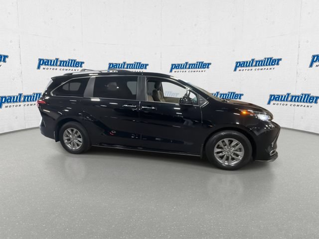 Used 2022 Toyota Sienna XLE FWD image 13