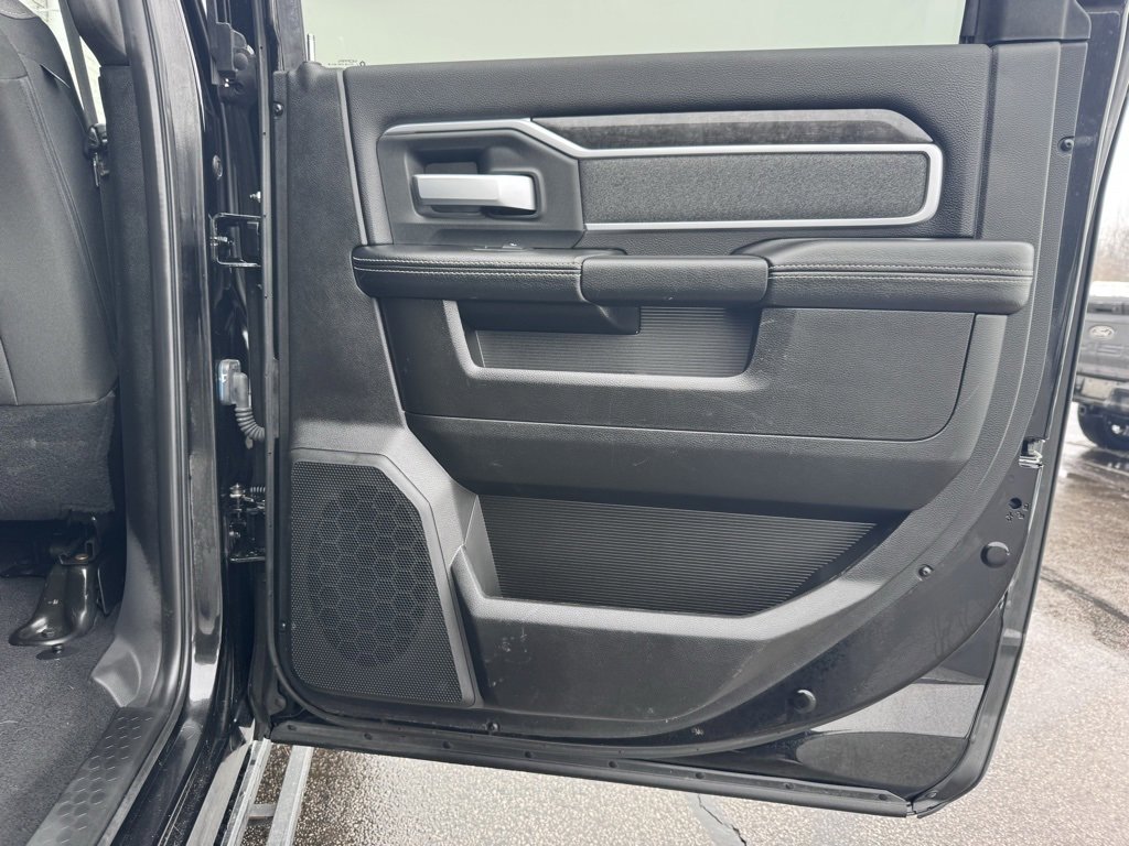Used 2019 RAM 2500 Big Horn w/ Black Appearance Package image 23
