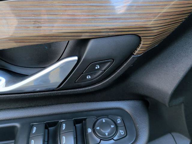 Used 2019 GMC Terrain SLE w/ Driver Convenience Package image 17