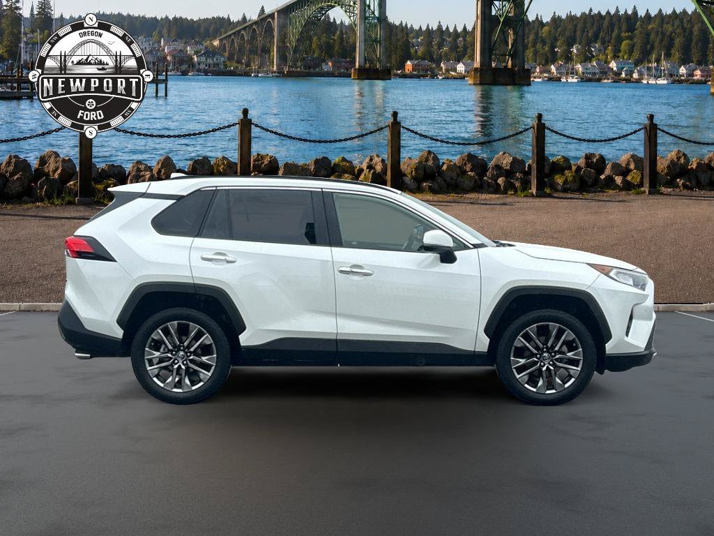 Used 2019 Toyota RAV4 Limited w/ Cold Weather Package AWD/4WD image 10