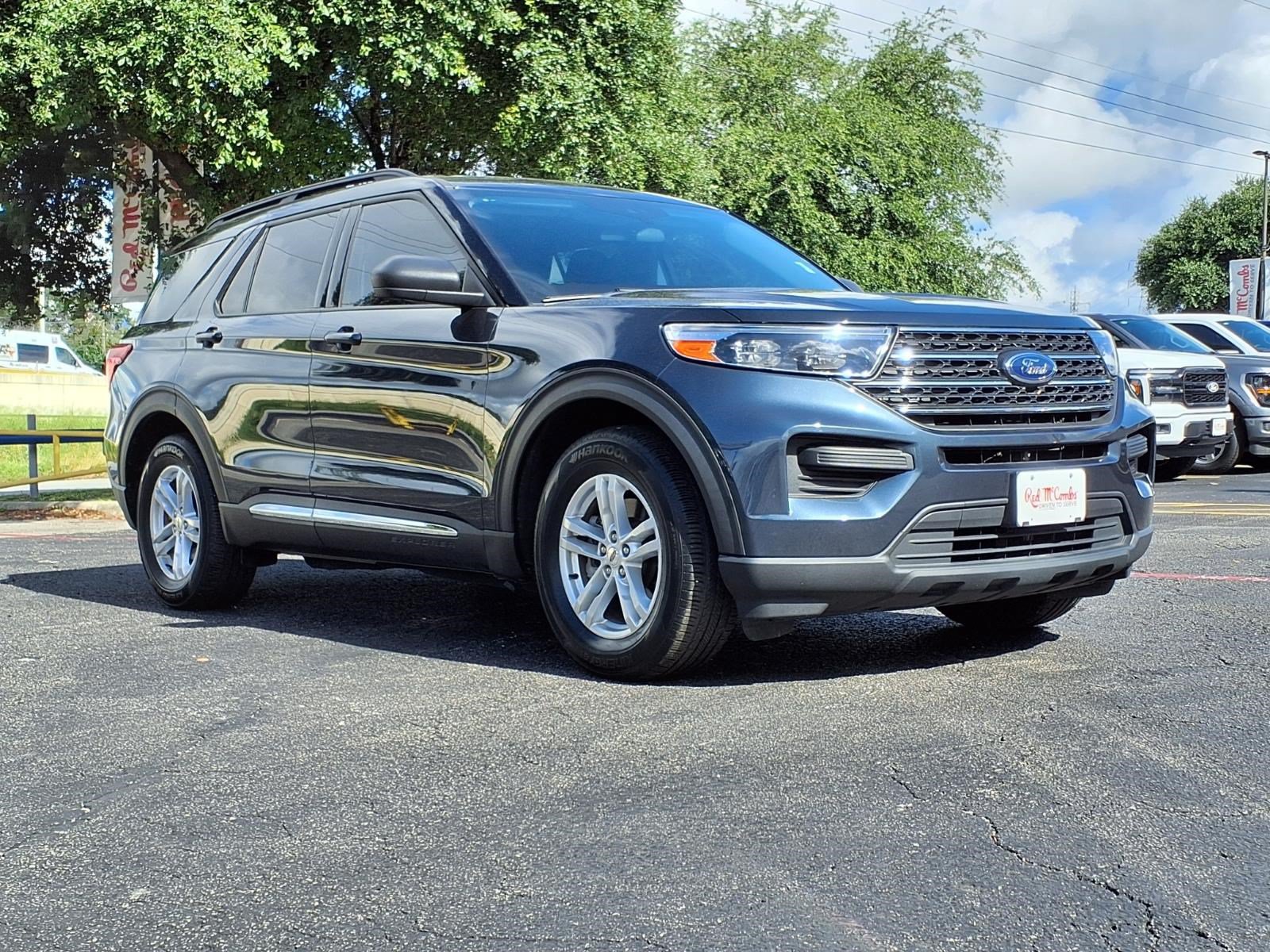 Certified 2023 Ford Explorer XLT RWD image 4