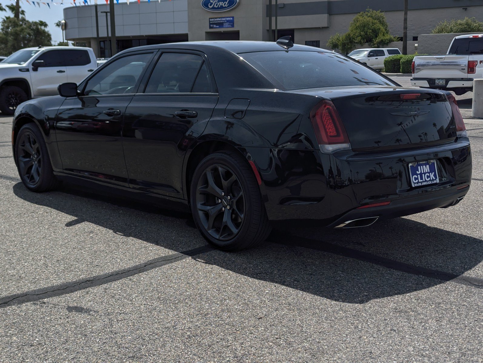 Used 2021 Chrysler 300 Touring w/ Sport Appearance Package RWD image 4