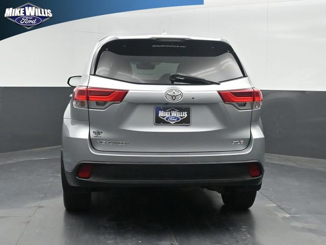 Used 2019 Toyota Highlander XLE FWD image 10