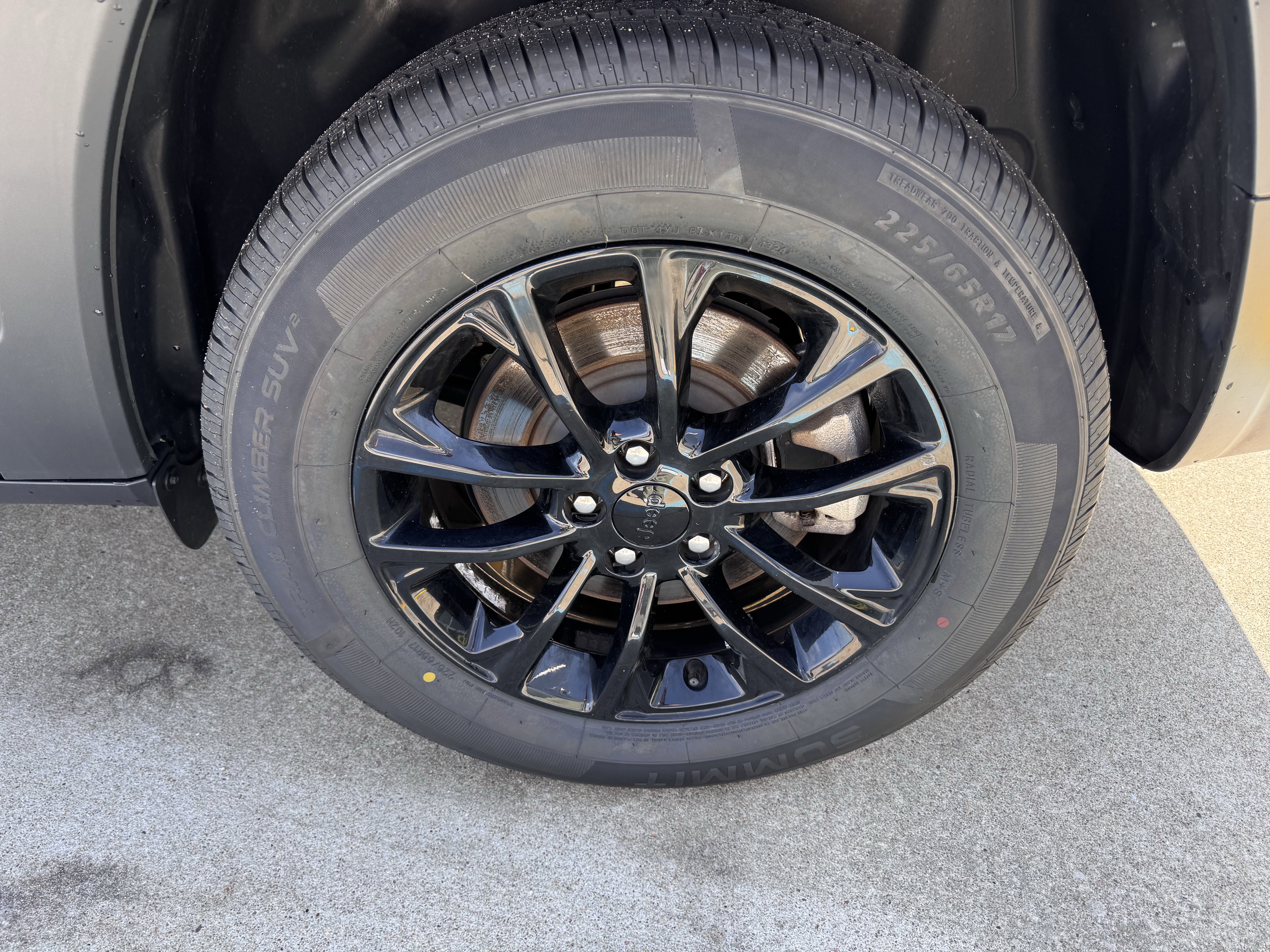 Used 2023 Jeep Cherokee Altitude Lux image 6