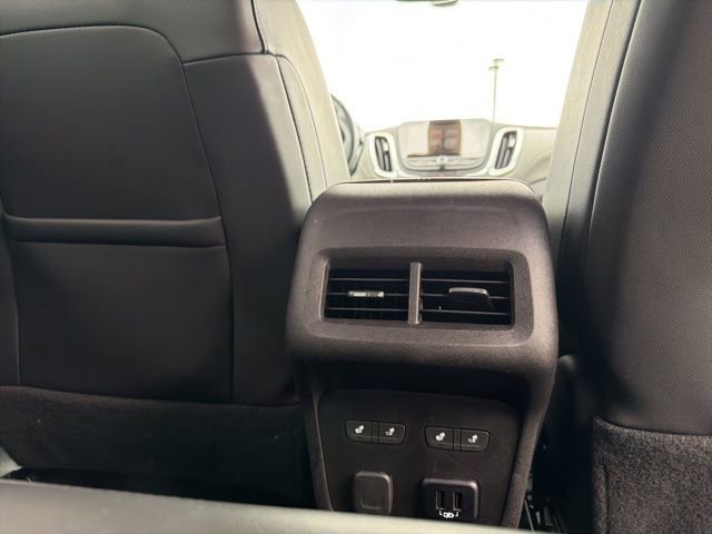 Used 2018 Chevrolet Equinox Premier AWD/4WD image 22