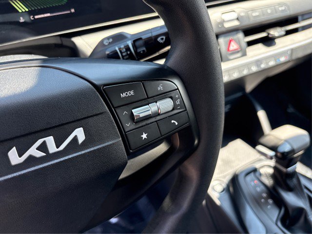 Used 2025 Kia K4 FWD image 23