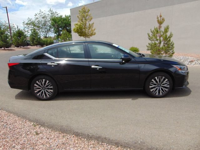 Used 2025 Nissan Altima 2.5 SV FWD image 7