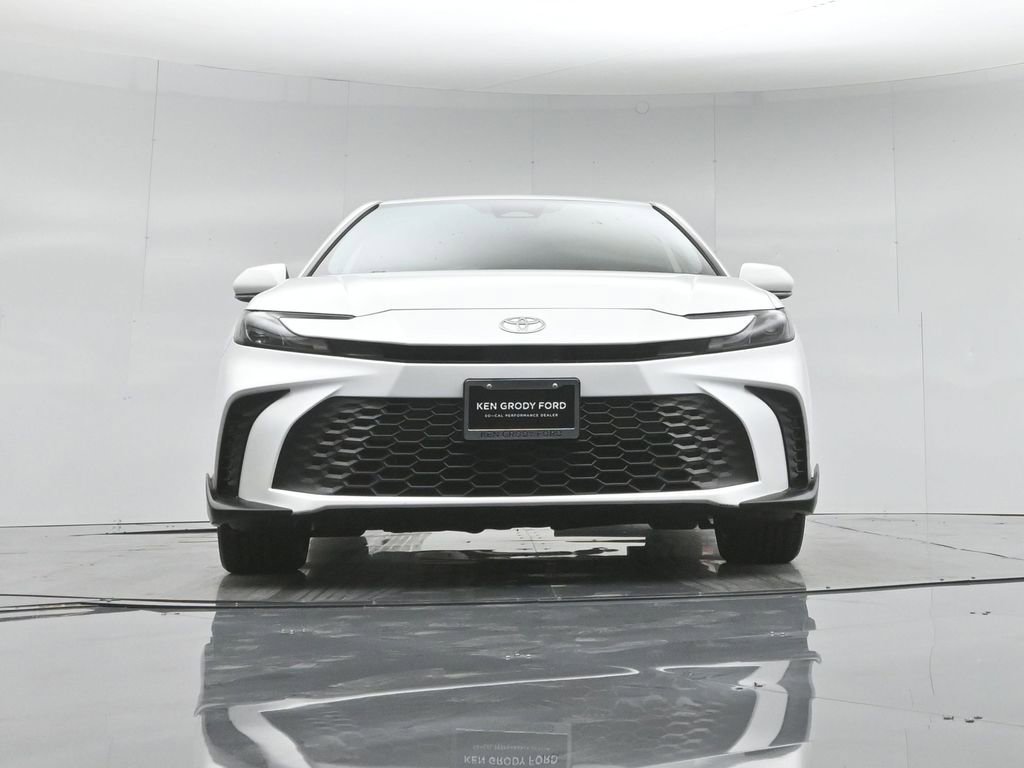 Used 2025 Toyota Camry SE FWD image 47