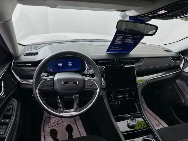 Used 2023 Jeep Grand Cherokee Laredo image 29