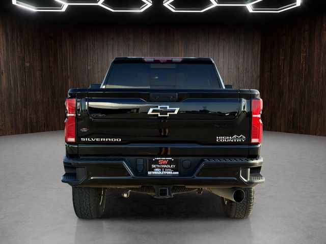 Used 2024 Chevrolet Silverado 2500 High Country w/ High Country Premium Package AWD/4WD image 4