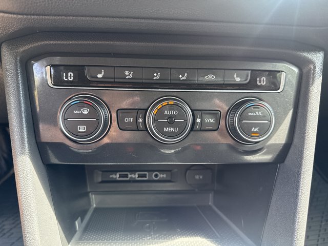 Used 2020 Volkswagen Tiguan SE FWD image 25