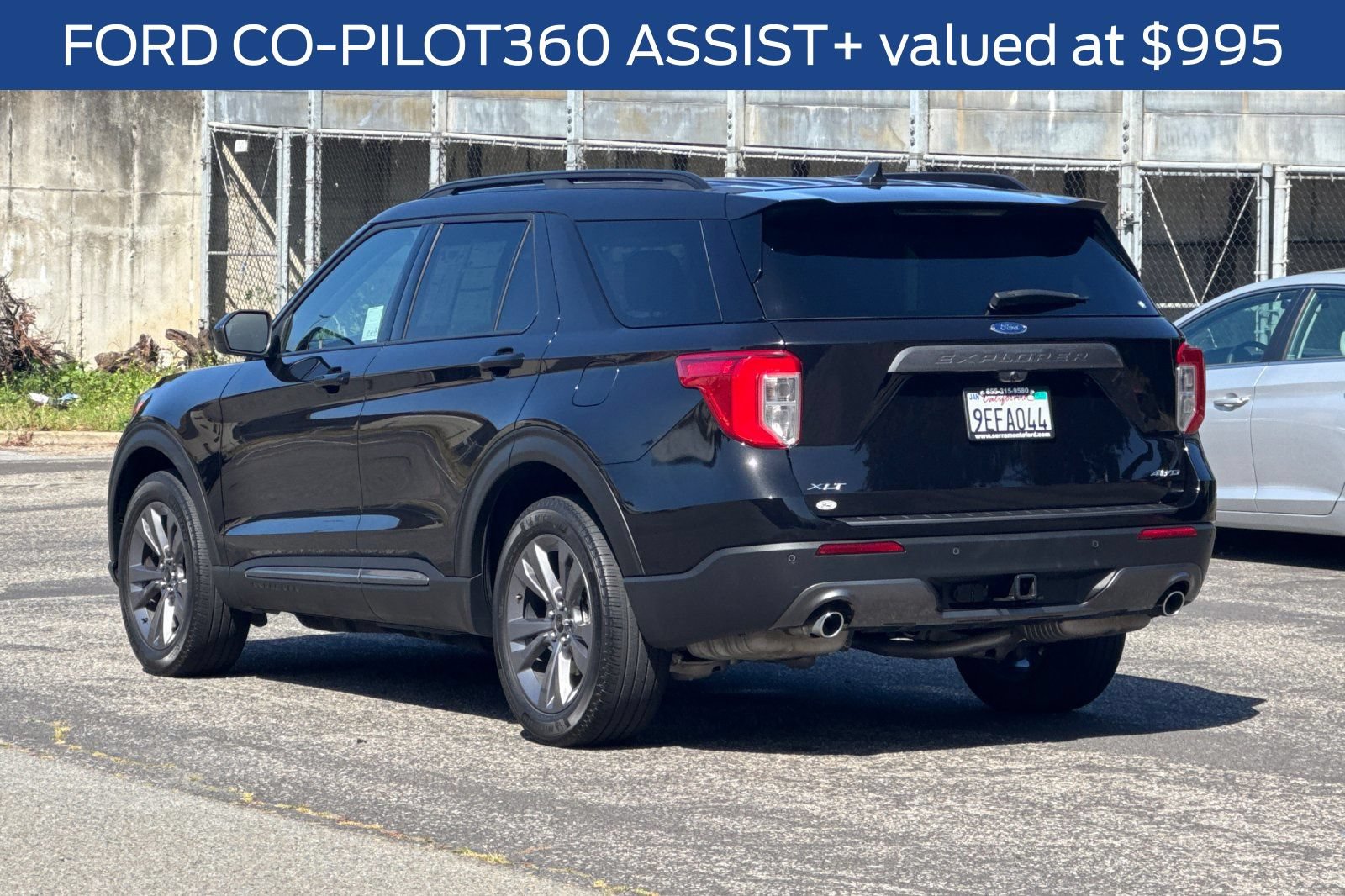 Certified 2022 Ford Explorer XLT w/ Equipment Group 202A AWD/4WD image 8