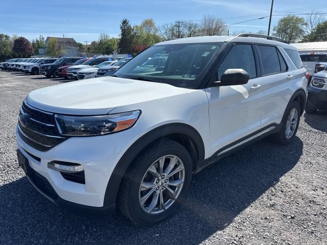 Certified 2023 Ford Explorer XLT w/ Equipment Group 202A AWD/4WD image 2