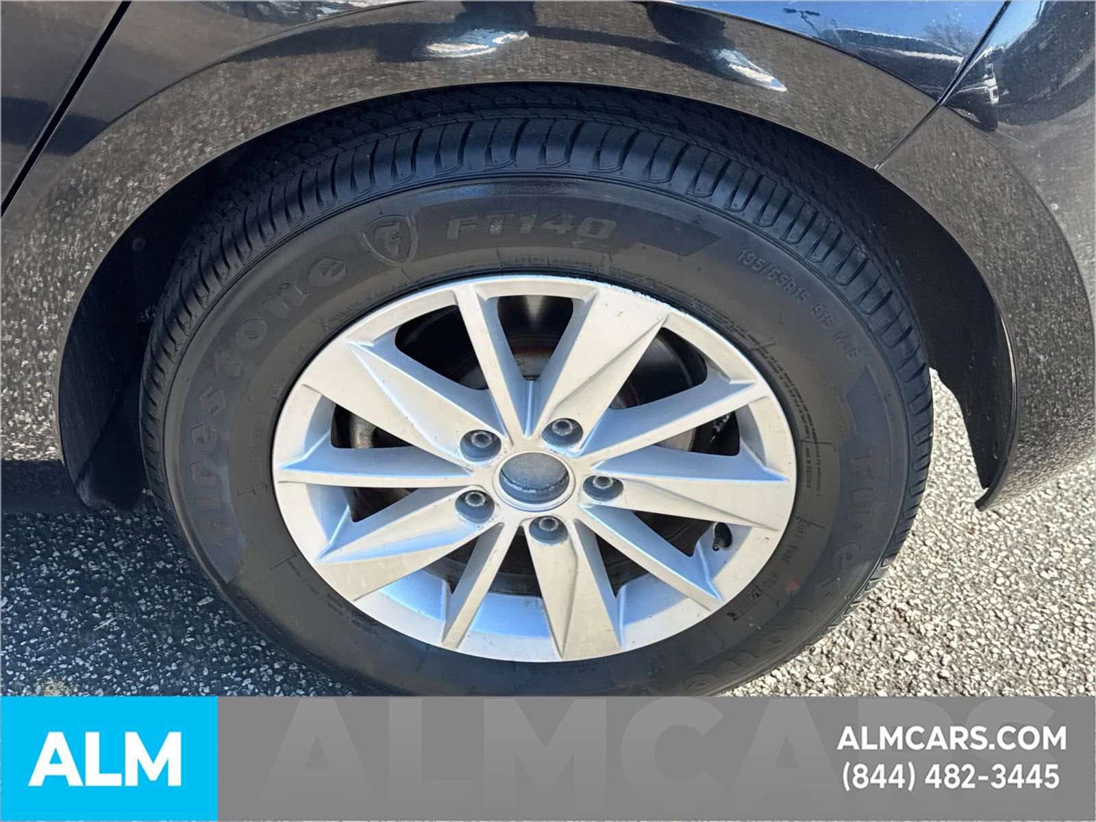 Used 2017 Volkswagen Golf SE image 23