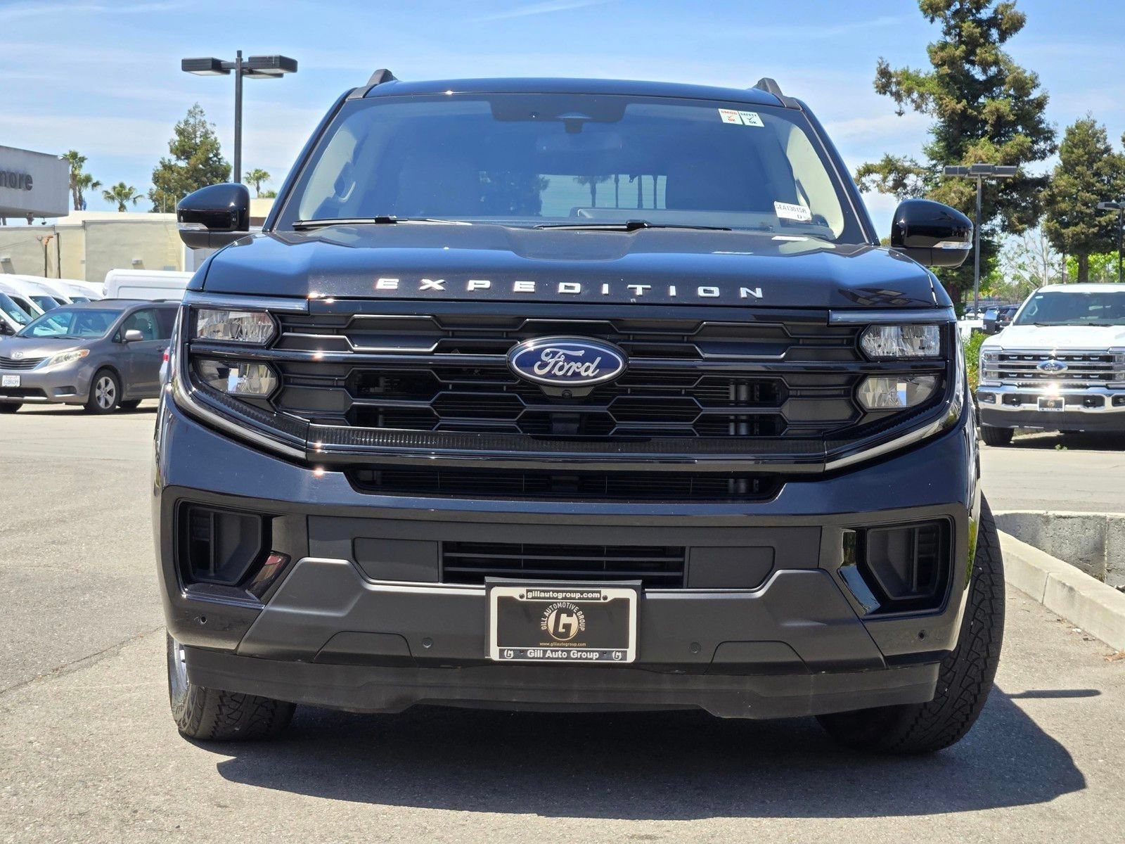 Certified 2025 Ford Expedition Active AWD/4WD image 2