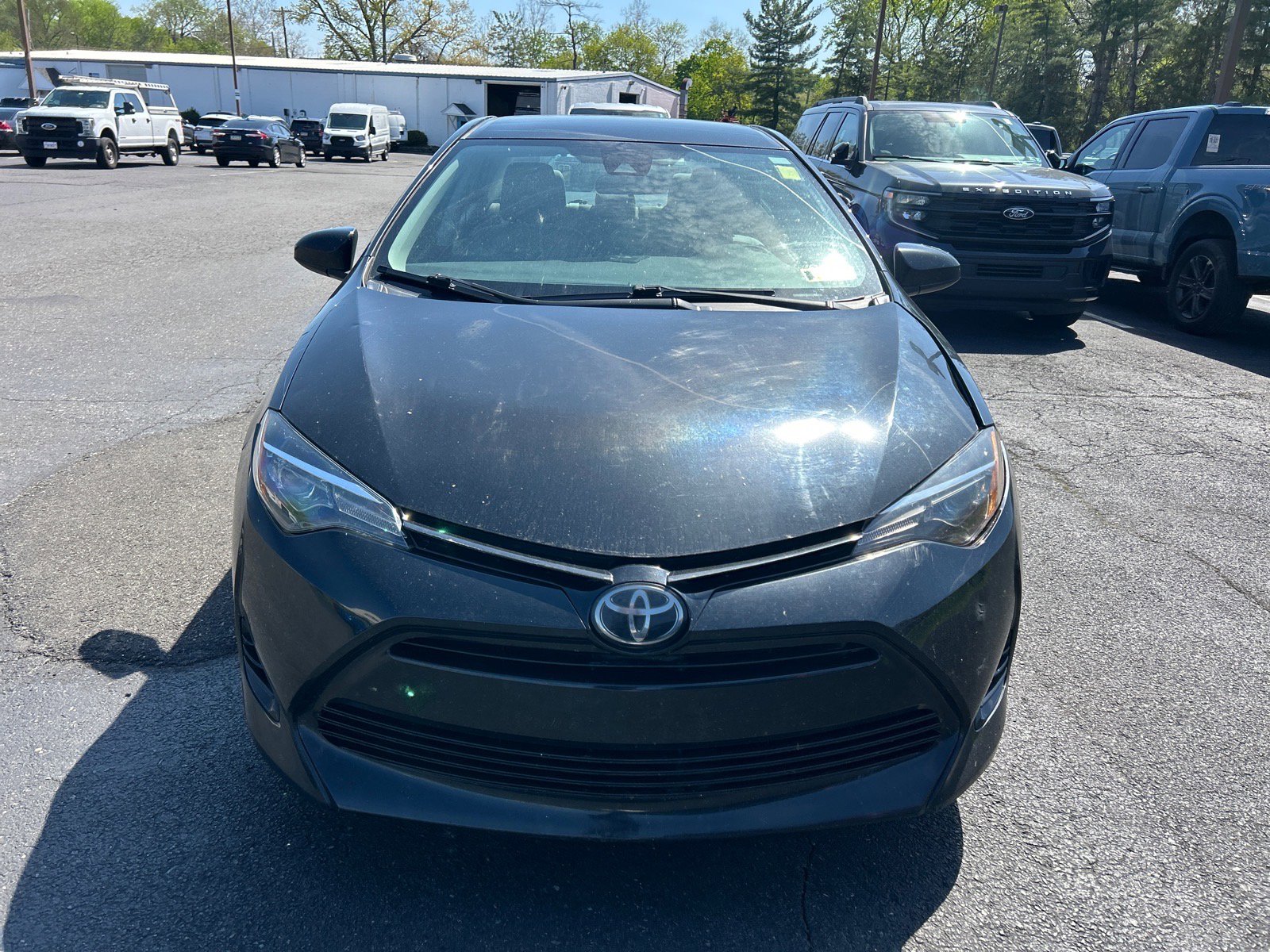 Used 2018 Toyota Corolla LE FWD image 2