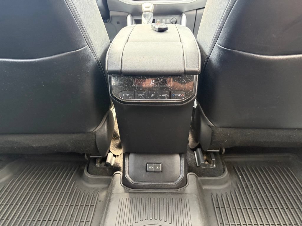 Used 2022 Toyota Highlander XSE AWD/4WD image 31