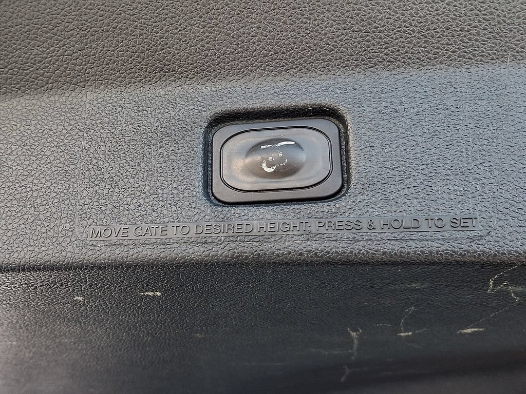 Certified 2018 Ford Explorer Platinum AWD/4WD image 33