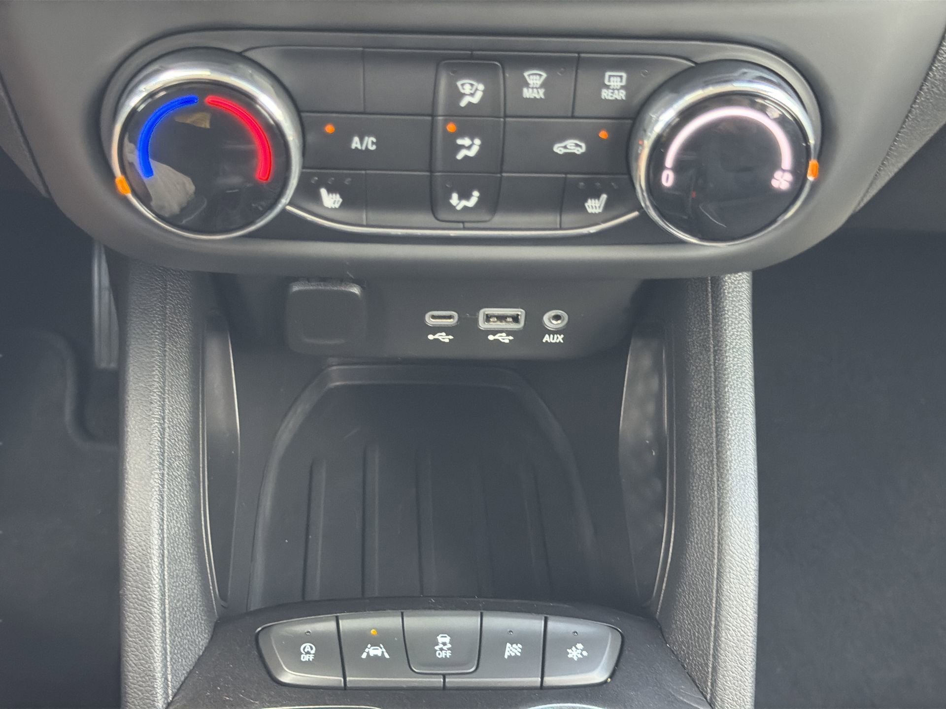 Used 2022 Chevrolet TrailBlazer LT FWD image 58